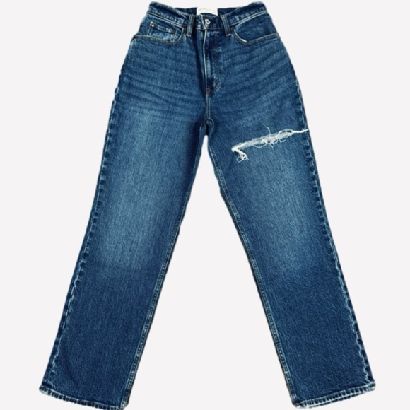 A&F Curve Love 90s Straight Ultra High Rise Dark Wash Ripped Jeans - Picture 3 of 13